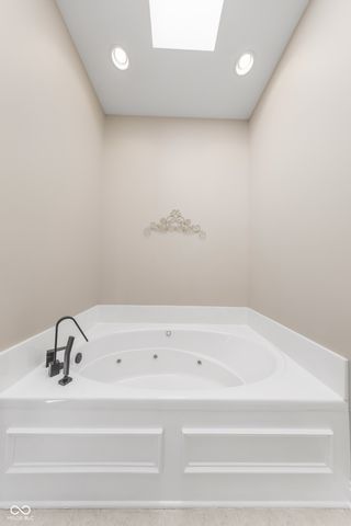 8061 Middle Bay Lane, Indianapolis, IN 46236