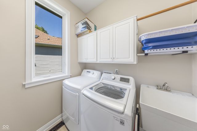8061 Middle Bay Lane, Indianapolis, IN 46236