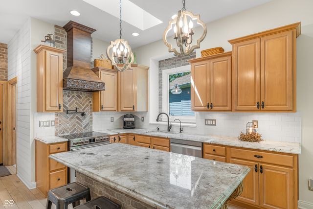 8061 Middle Bay Lane, Indianapolis, IN 46236