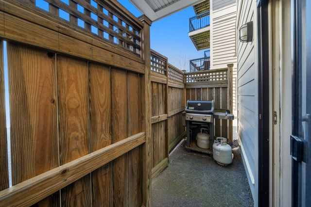 858 E 2nd Street 2, Boston, MA 02127