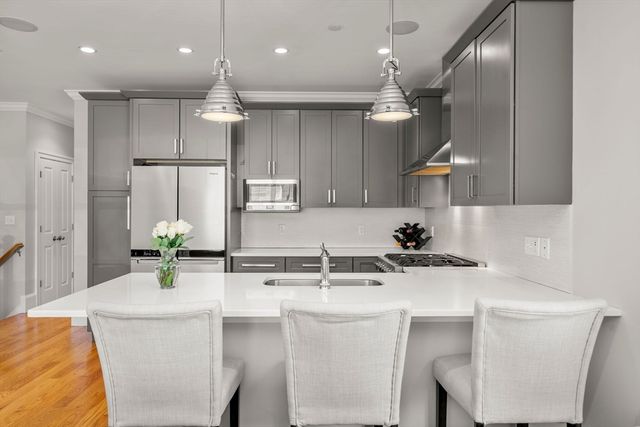 858 E 2nd Street 2, Boston, MA 02127