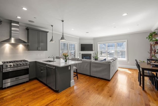 858 E 2nd Street 2, Boston, MA 02127