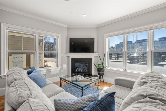 858 E 2nd Street 2, Boston, MA 02127