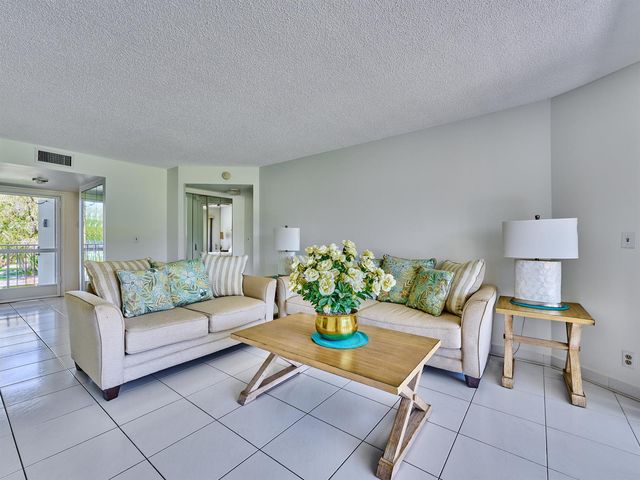 3597 Birdie Drive 202c, Lake Worth, FL 33467