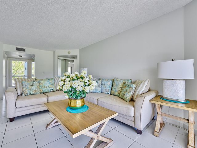 3597 Birdie Drive 202c, Lake Worth, FL 33467