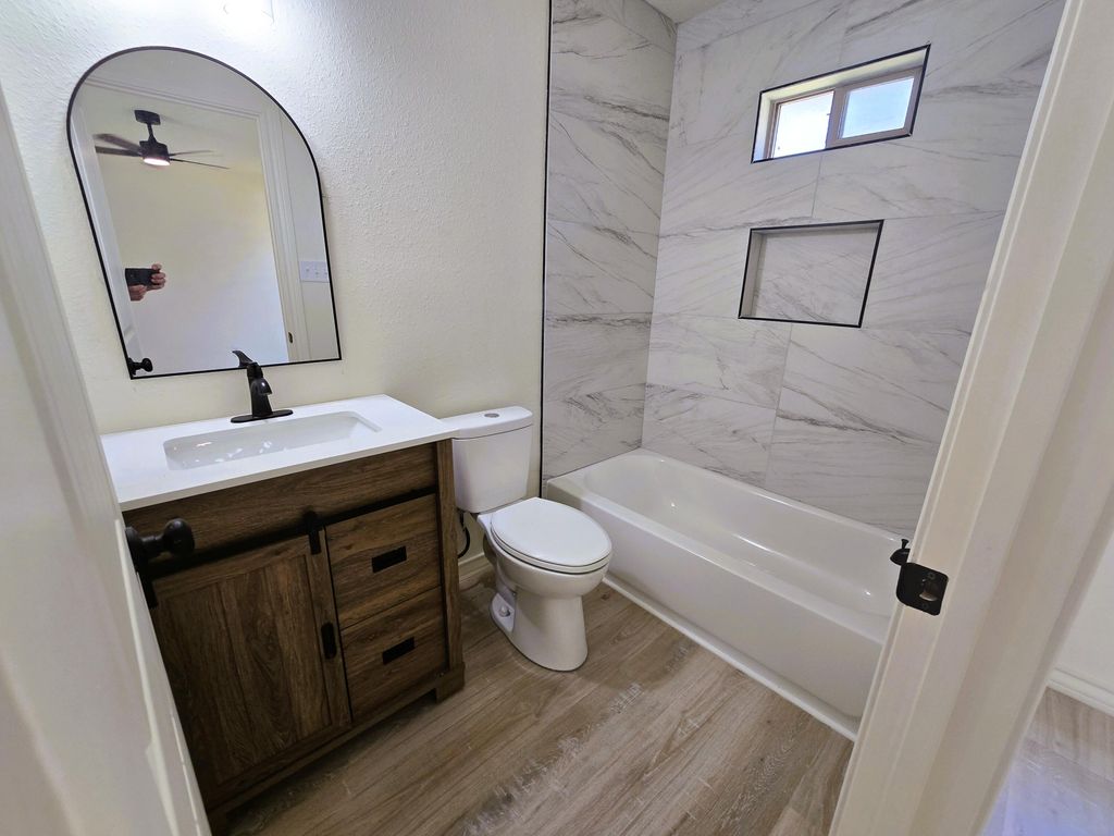 Image 9 of property listing at 438 E 45th Street, San Angelo, TX 76903