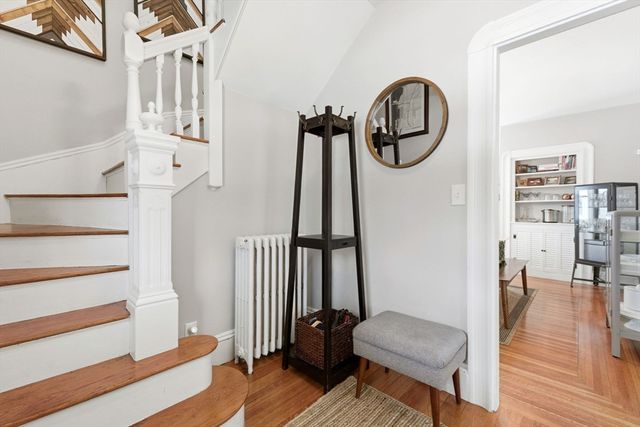 27 Liberty Hill Ave, Salem, MA 01970