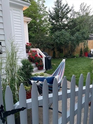 27 Liberty Hill Ave, Salem, MA 01970