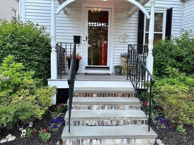 27 Liberty Hill Ave, Salem, MA 01970