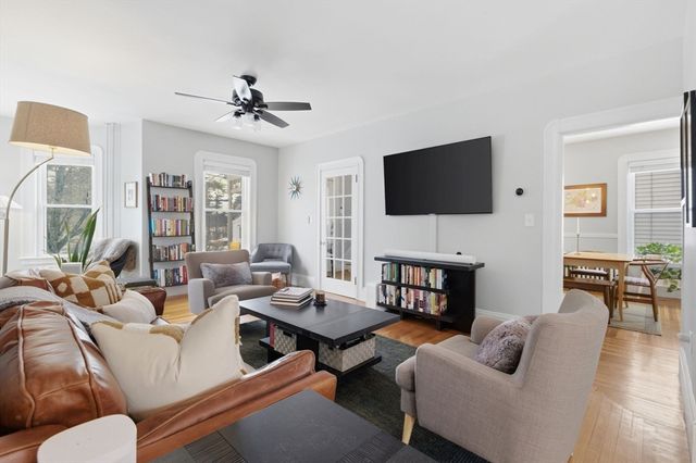 27 Liberty Hill Ave, Salem, MA 01970