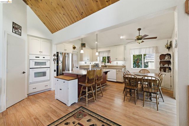 21685 Rogue River, Sonora, CA 95370