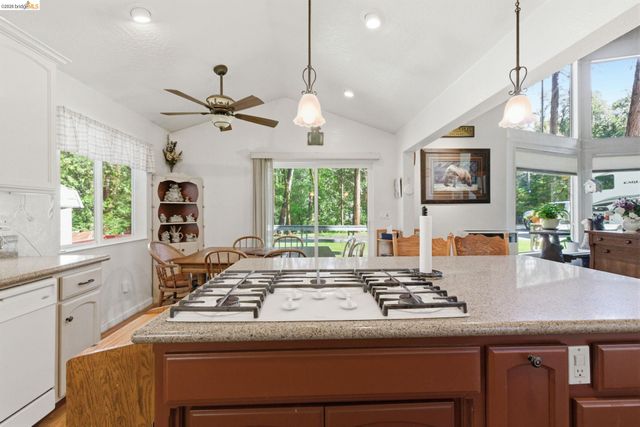 21685 Rogue River, Sonora, CA 95370