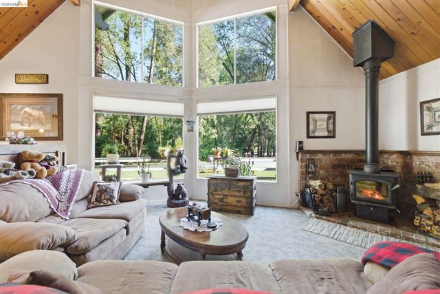 21685 Rogue River, Sonora, CA 95370