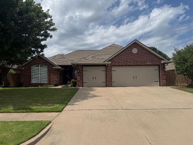 317 Paxton Court, Norman, OK 73069