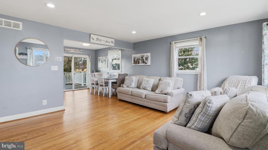 Image 12 of property listing at 115 SEMINARY AVE, Lutherville Timonium, MD 21093