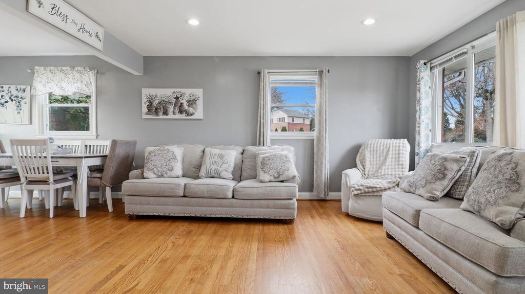 Image 13 of property listing at 115 SEMINARY AVE, Lutherville Timonium, MD 21093
