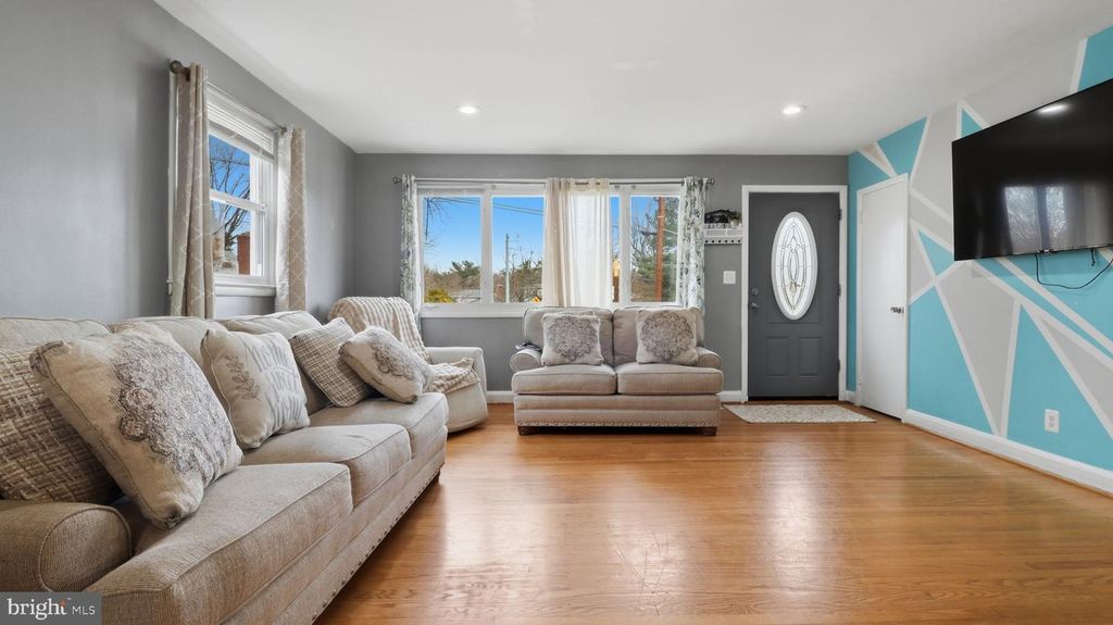 Image 14 of property listing at 115 SEMINARY AVE, Lutherville Timonium, MD 21093