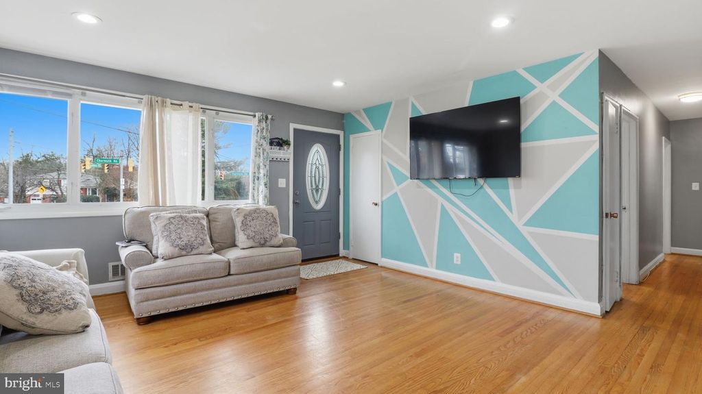 Image 21 of property listing at 115 SEMINARY AVE, Lutherville Timonium, MD 21093
