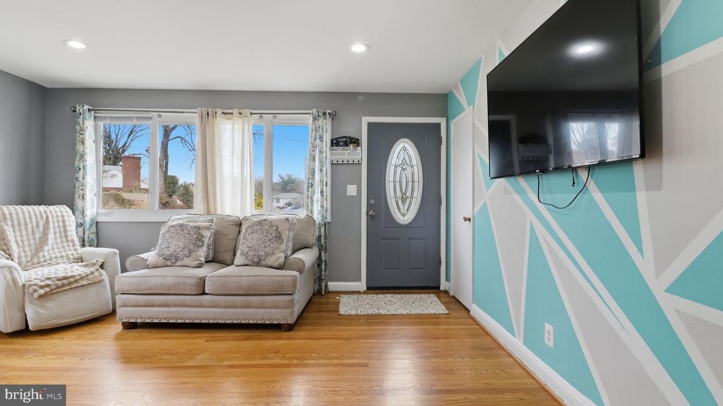 Image 22 of property listing at 115 SEMINARY AVE, Lutherville Timonium, MD 21093