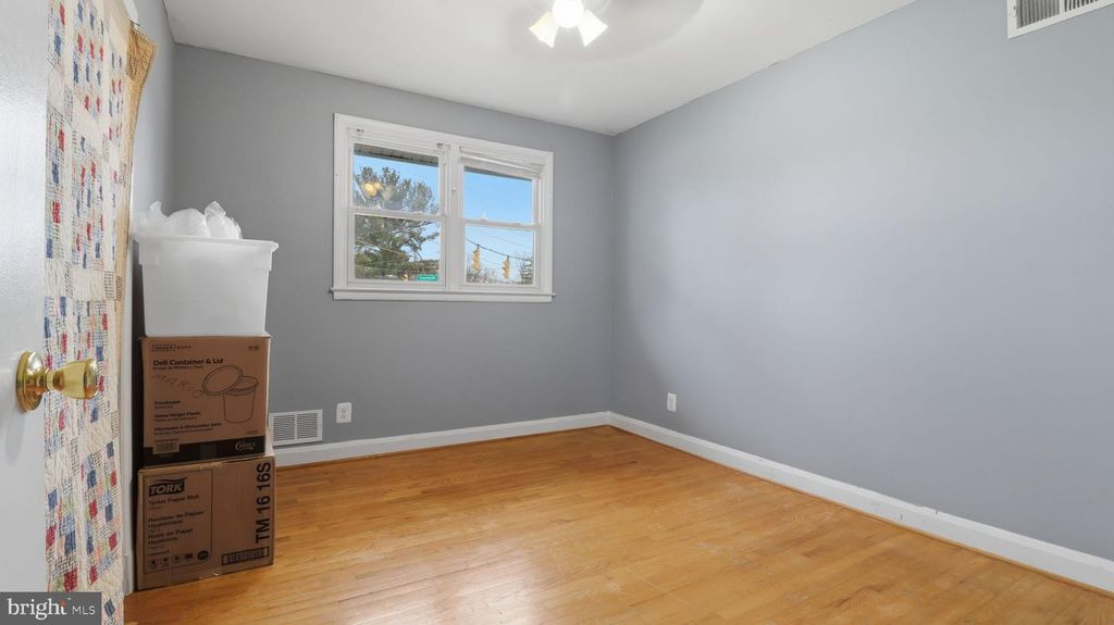 Image 23 of property listing at 115 SEMINARY AVE, Lutherville Timonium, MD 21093