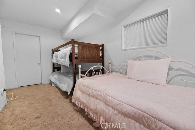 103 Rockledge Lane, Lake Arrowhead, CA 92352