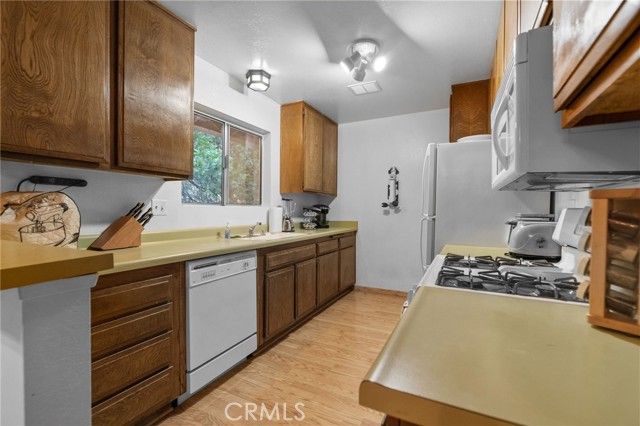 103 Rockledge Lane, Lake Arrowhead, CA 92352