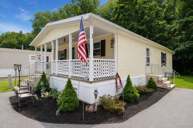 575 Creek Road 5A, Poughkeepsie, NY 12601