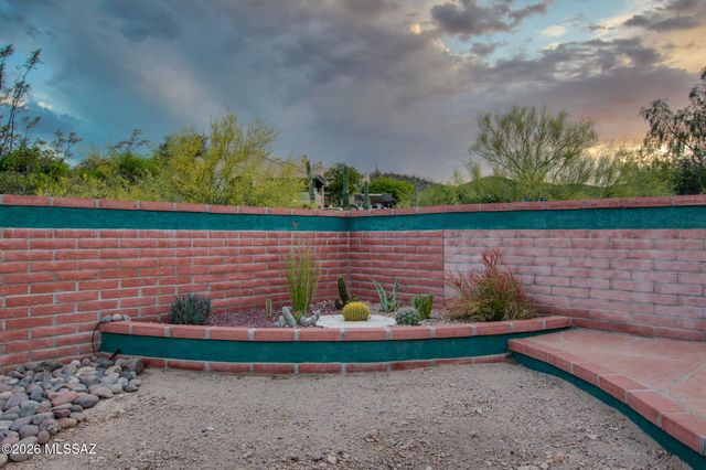 3171 W Champagne Drive, Tucson, AZ 85745