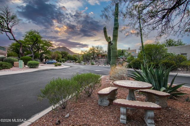 3171 W Champagne Drive, Tucson, AZ 85745