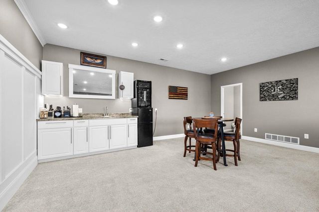 405 6th Ave SW, Surrey, ND 58785