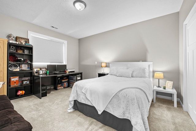 405 6th Ave SW, Surrey, ND 58785