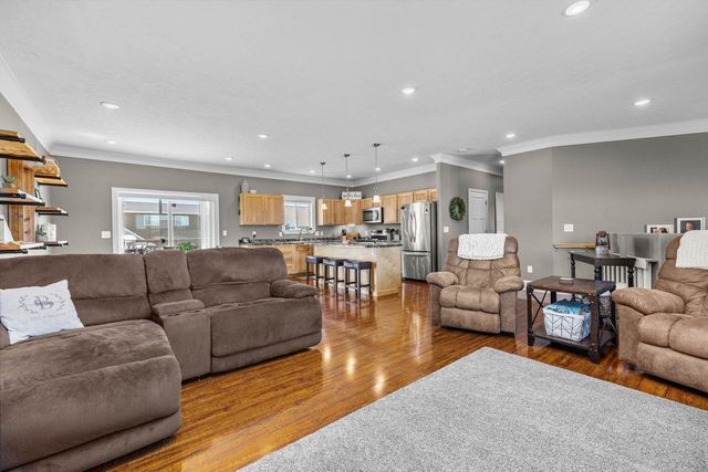 405 6th Ave SW, Surrey, ND 58785