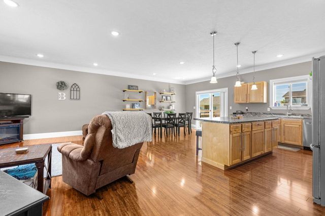405 6th Ave SW, Surrey, ND 58785