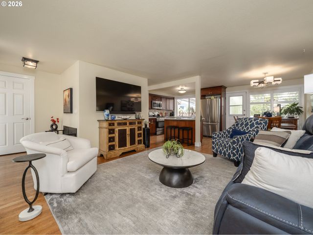 4808 Sw WEMBLEY Pl, Beaverton, OR 97005