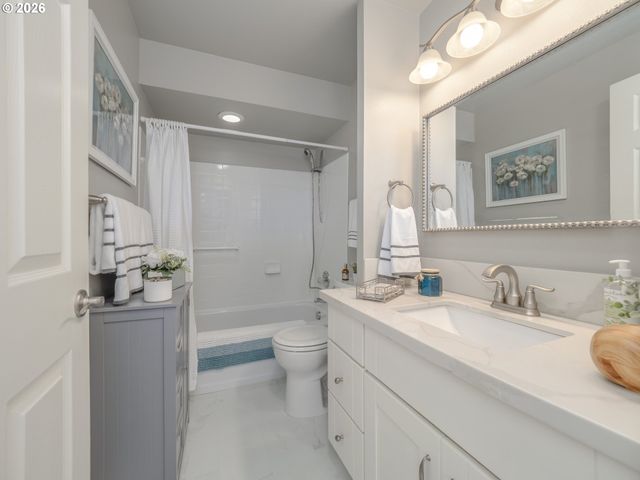4808 Sw WEMBLEY Pl, Beaverton, OR 97005