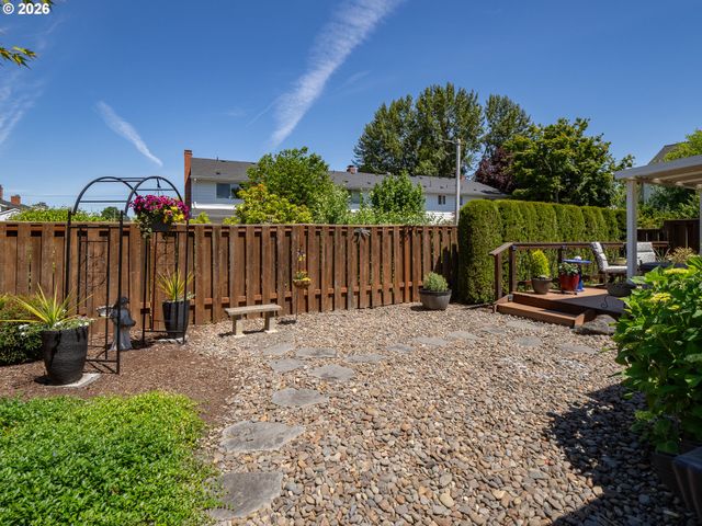 4808 Sw WEMBLEY Pl, Beaverton, OR 97005