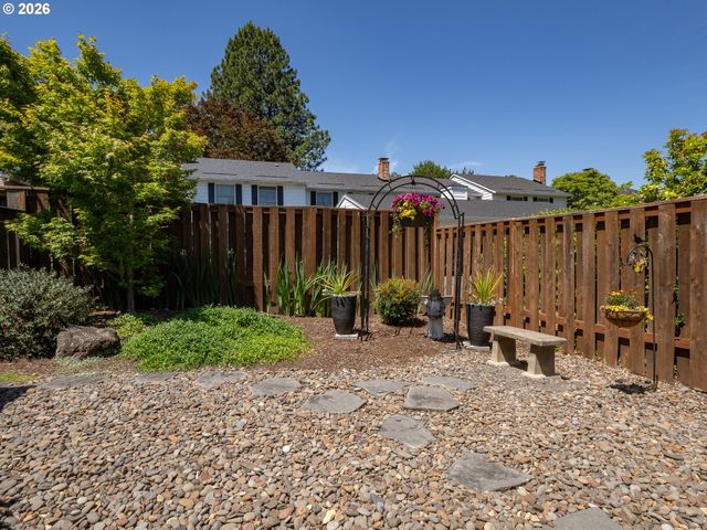 4808 Sw WEMBLEY Pl, Beaverton, OR 97005