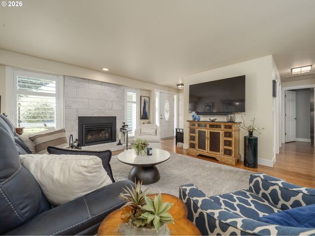 4808 Sw WEMBLEY Pl, Beaverton, OR 97005