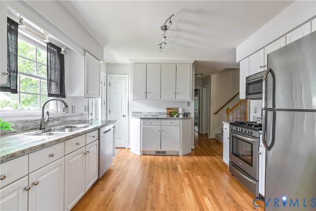 2111 Raintree Dr, Henrico, VA 23238