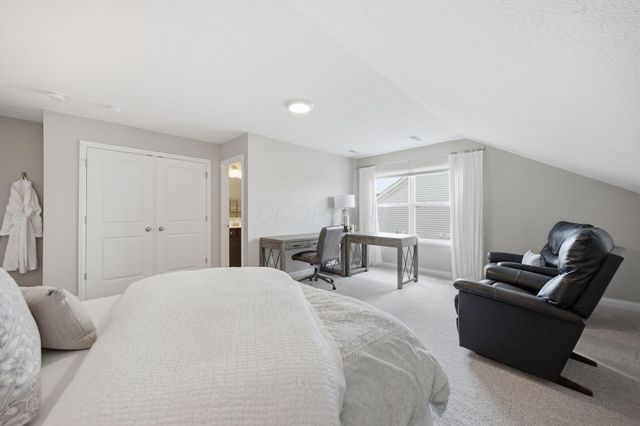 5611 Jessica Lane W, Powell, OH 43065