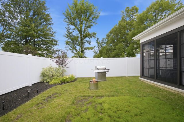 5611 Jessica Lane W, Powell, OH 43065