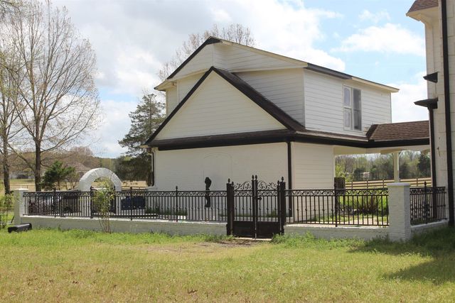 1015 CLAY POND DR, Unincorporated, TN 38060