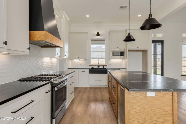 100 Sonora Lane, Lafayette, LA 70507