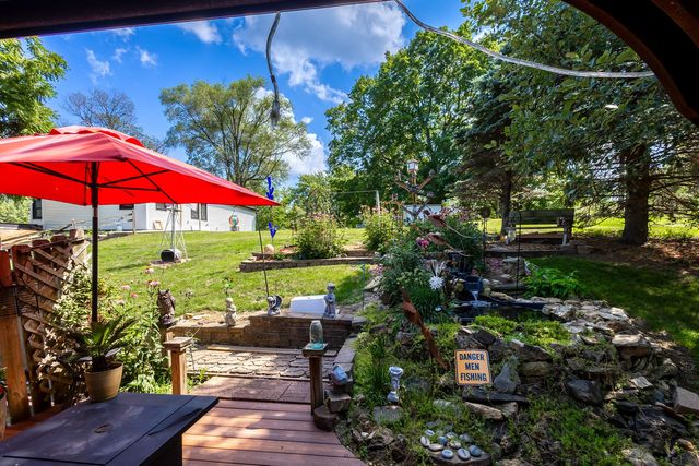 204 Chestnut Street, Leclaire, IA 52753