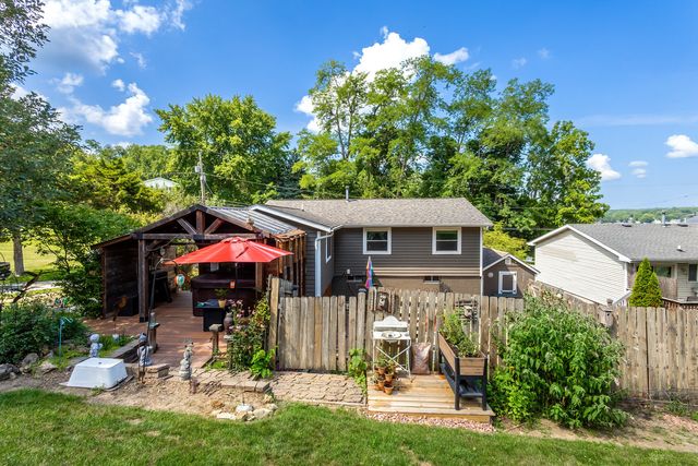 204 Chestnut Street, Leclaire, IA 52753