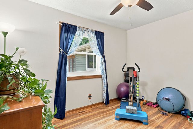 204 Chestnut Street, Leclaire, IA 52753