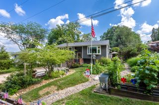 204 Chestnut Street, Leclaire, IA 52753