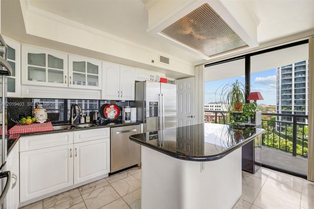 2843 S Bayshore Dr 11F, Miami, FL 33133