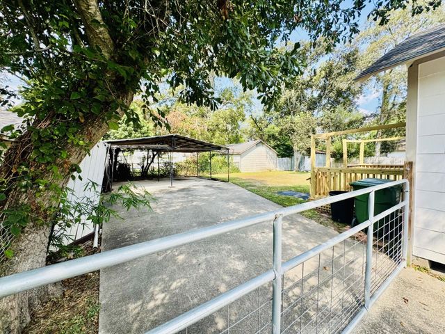 2305 Beaumont Avenue, Liberty, TX 77575