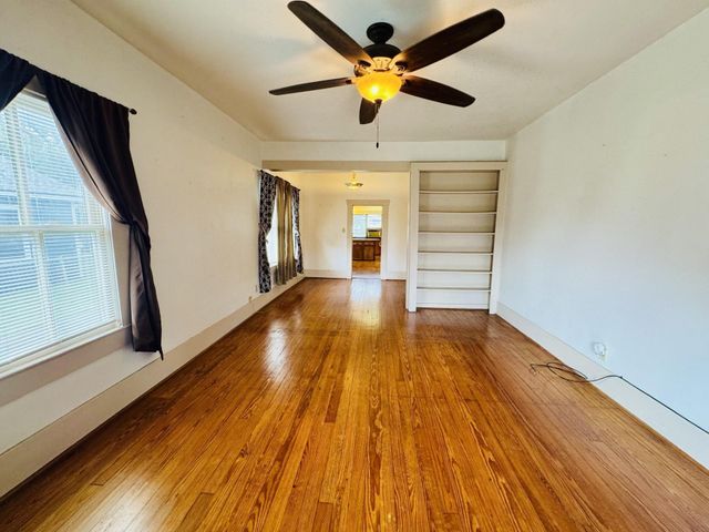 2305 Beaumont Avenue, Liberty, TX 77575